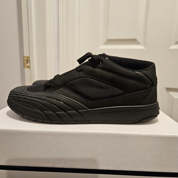 GIVENCHY Skate Nubuck Sneakers - Picture 4 of 8